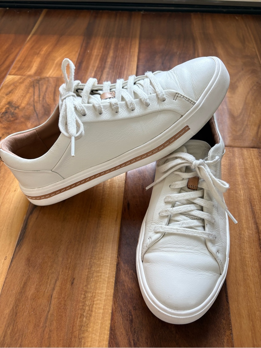 Clarks White Leather Casual Sneakers Shoes Sz 9 Comfort Cushion